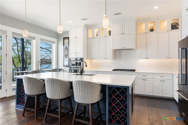 926 Scenic Loop, Kingsland, TX 78639