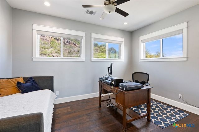 926 Scenic Loop, Kingsland, TX 78639