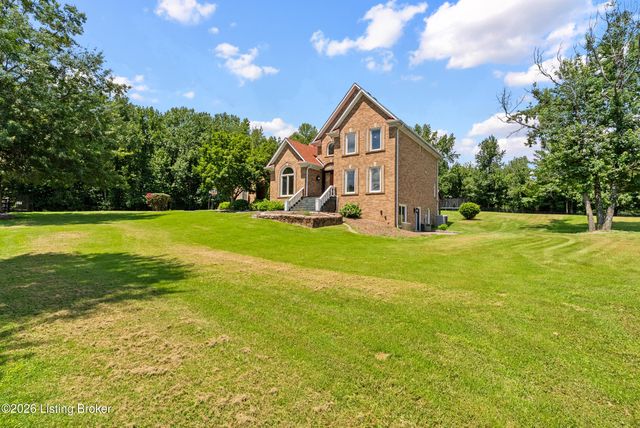 7801 Saint Anthony Woods Ct, Louisville, KY 40214
