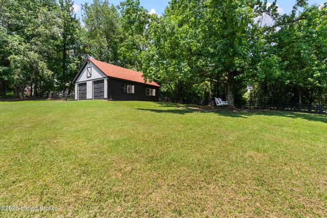 7801 Saint Anthony Woods Ct, Louisville, KY 40214
