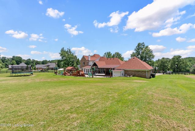 7801 Saint Anthony Woods Ct, Louisville, KY 40214
