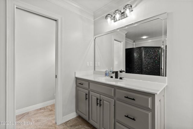 7801 Saint Anthony Woods Ct, Louisville, KY 40214