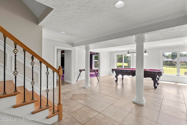 7801 Saint Anthony Woods Ct, Louisville, KY 40214