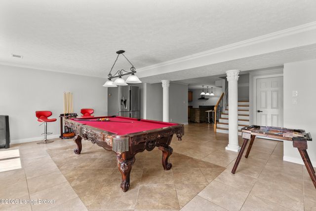 7801 Saint Anthony Woods Ct, Louisville, KY 40214