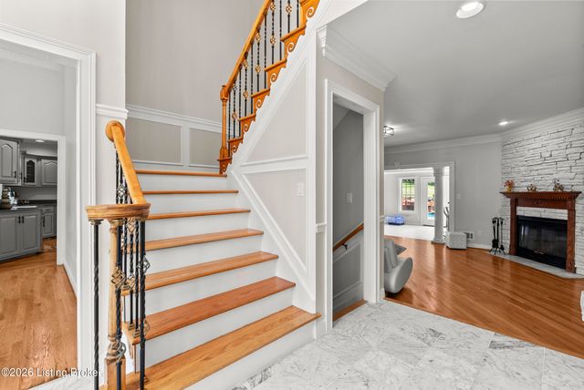 7801 Saint Anthony Woods Ct, Louisville, KY 40214