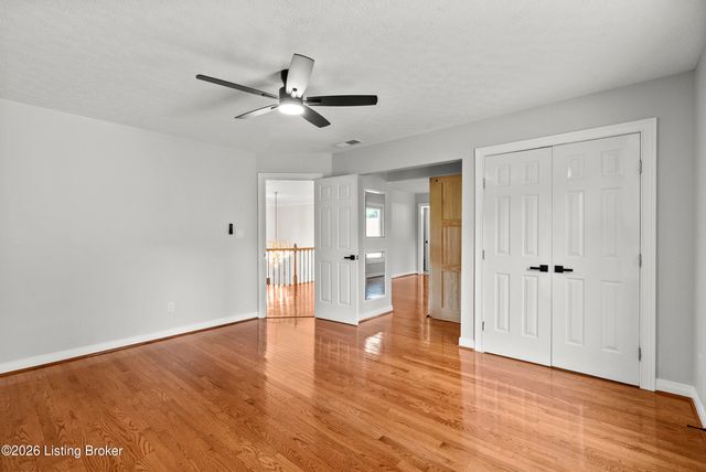 7801 Saint Anthony Woods Ct, Louisville, KY 40214