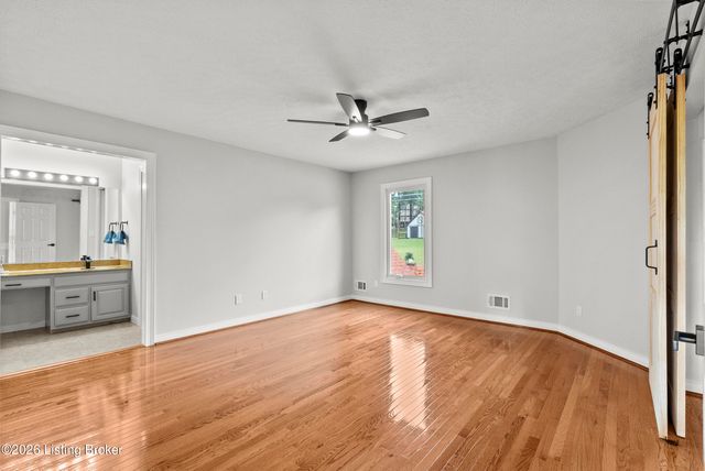 7801 Saint Anthony Woods Ct, Louisville, KY 40214
