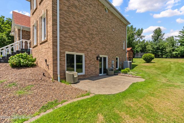 7801 Saint Anthony Woods Ct, Louisville, KY 40214