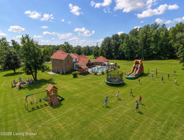 7801 Saint Anthony Woods Ct, Louisville, KY 40214