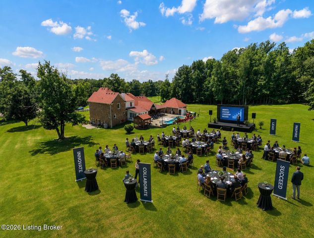 7801 Saint Anthony Woods Ct, Louisville, KY 40214