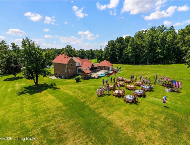 7801 Saint Anthony Woods Ct, Louisville, KY 40214