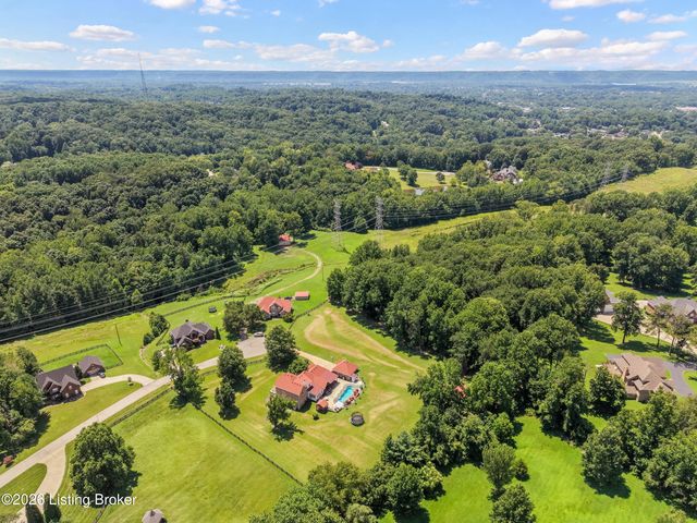 7801 Saint Anthony Woods Ct, Louisville, KY 40214