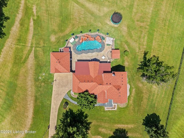 7801 Saint Anthony Woods Ct, Louisville, KY 40214