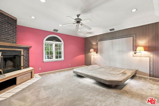 5031 Nagle Avenue, Los Angeles, CA 91423