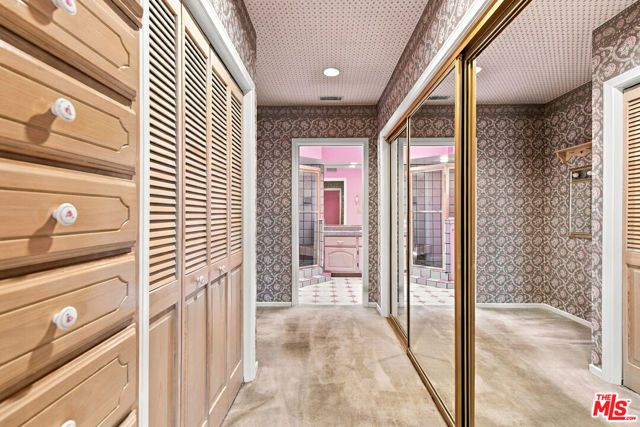 5031 Nagle Avenue, Los Angeles, CA 91423