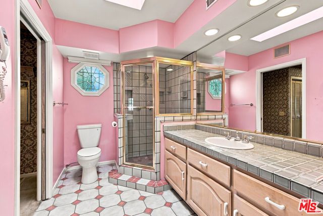 5031 Nagle Avenue, Los Angeles, CA 91423