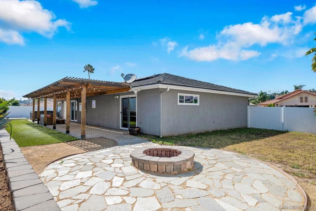 Image 31 of property listing at 9239 Francis, Spring Valley, CA 91977