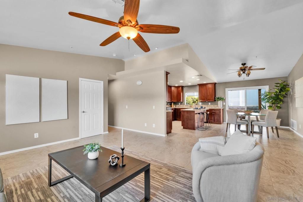 Image 6 of property listing at 9239 Francis, Spring Valley, CA 91977