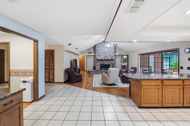 411 SUMMIT CHASE DRIVE, Valrico, FL 33594