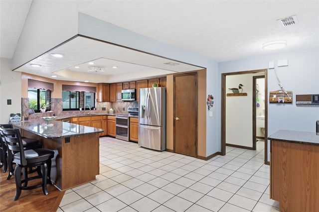 411 SUMMIT CHASE DRIVE, Valrico, FL 33594