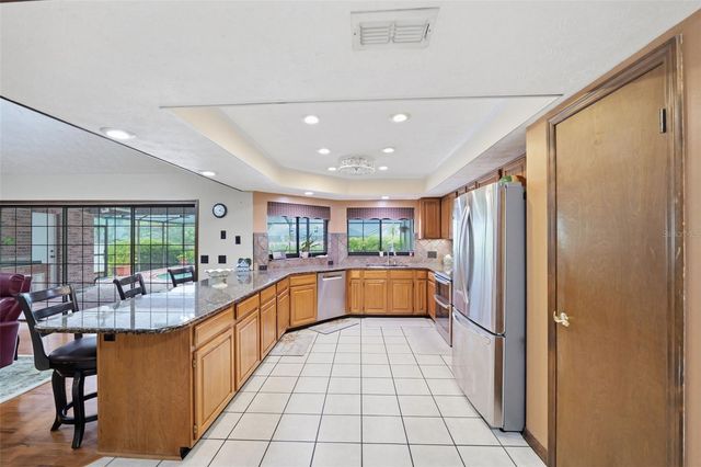 411 SUMMIT CHASE DRIVE, Valrico, FL 33594