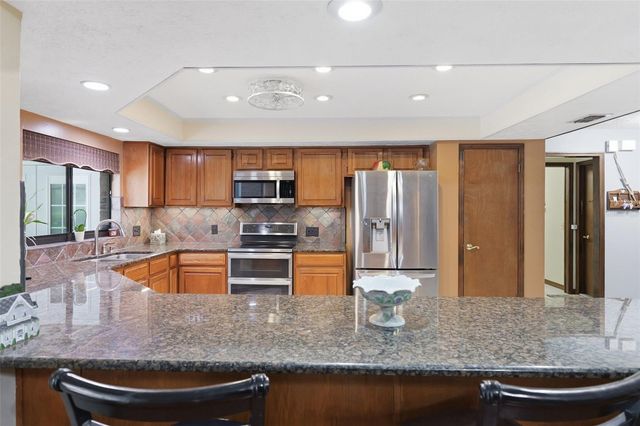 411 SUMMIT CHASE DRIVE, Valrico, FL 33594