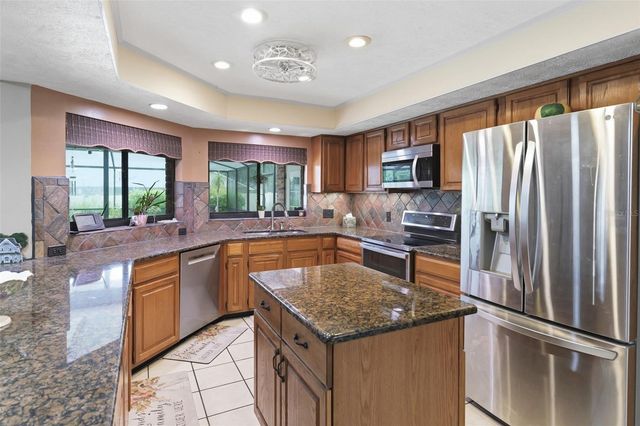 411 SUMMIT CHASE DRIVE, Valrico, FL 33594