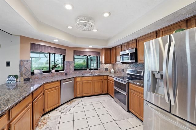 411 SUMMIT CHASE DRIVE, Valrico, FL 33594