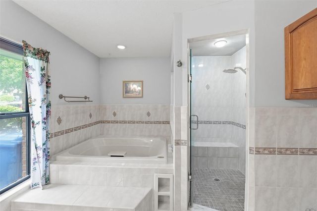 411 SUMMIT CHASE DRIVE, Valrico, FL 33594