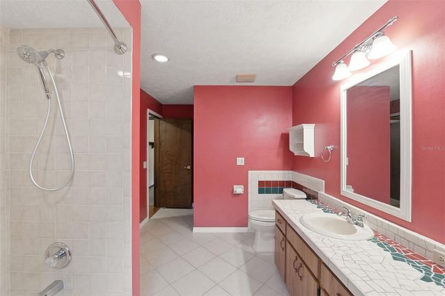 411 SUMMIT CHASE DRIVE, Valrico, FL 33594