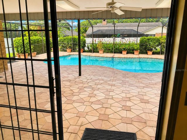 411 SUMMIT CHASE DRIVE, Valrico, FL 33594