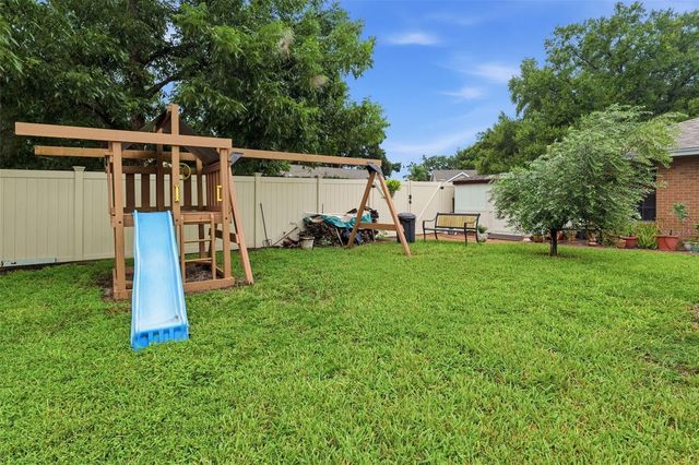 411 SUMMIT CHASE DRIVE, Valrico, FL 33594