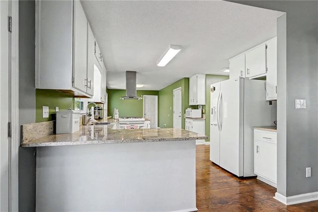 285 Creekside Way, Mcdonough, GA 30252