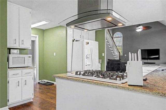 285 Creekside Way, Mcdonough, GA 30252
