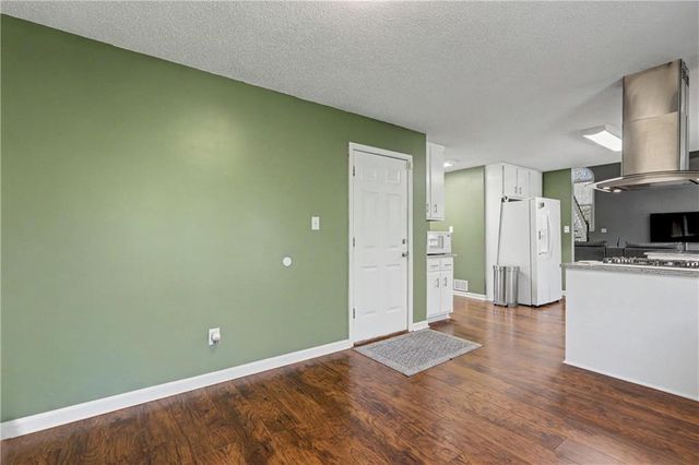 285 Creekside Way, Mcdonough, GA 30252
