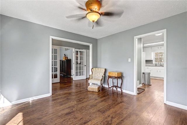 285 Creekside Way, Mcdonough, GA 30252