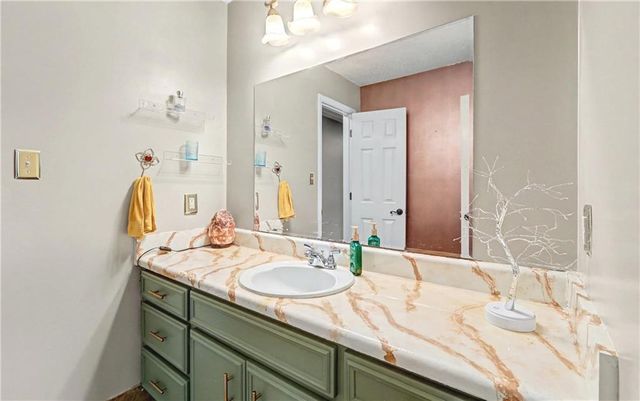 285 Creekside Way, Mcdonough, GA 30252