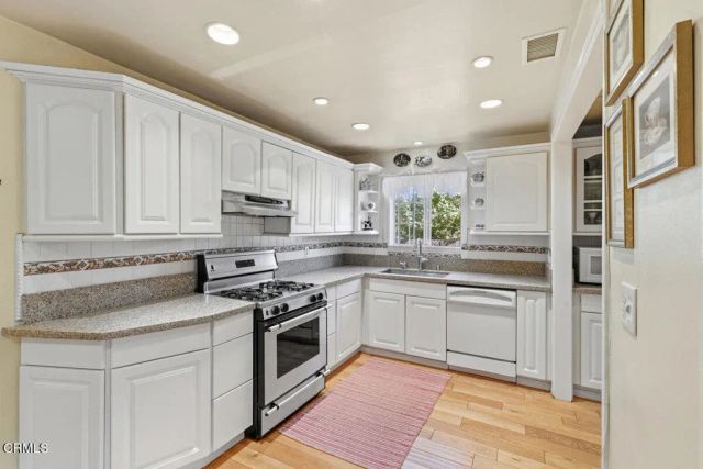 386 Larmier Avenue, Oak View, CA 93022