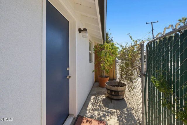 386 Larmier Avenue, Oak View, CA 93022