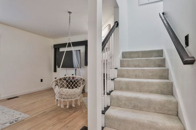 24 Suffolk Court, Bedford, NH 03110