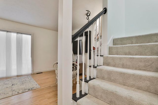 24 Suffolk Court, Bedford, NH 03110