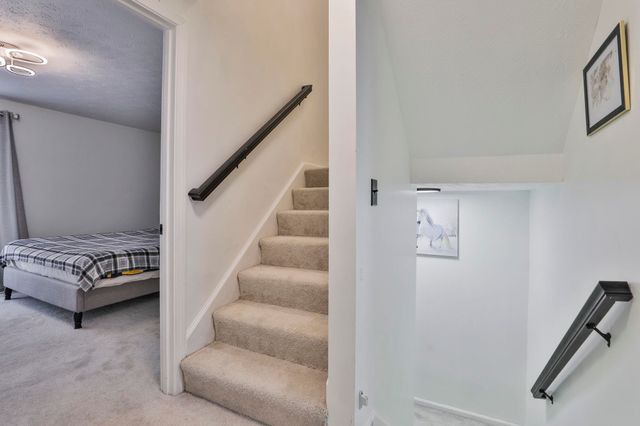 24 Suffolk Court, Bedford, NH 03110