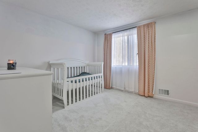 24 Suffolk Court, Bedford, NH 03110