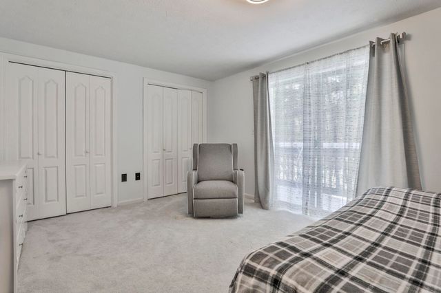 24 Suffolk Court, Bedford, NH 03110