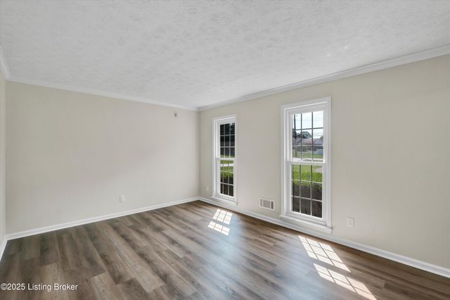 1408 Gutford Rd, Clarksville, IN 47129