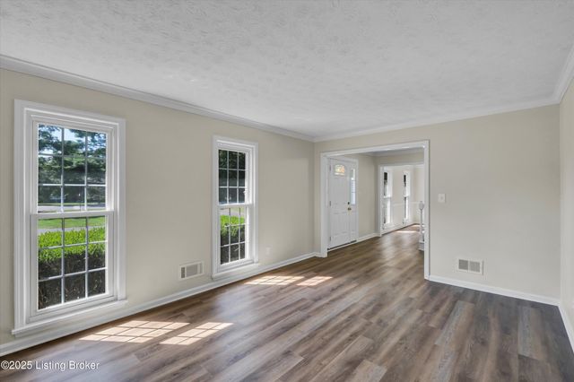 1408 Gutford Rd, Clarksville, IN 47129