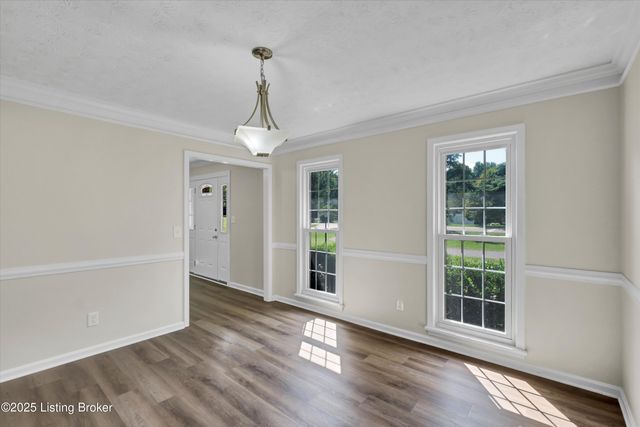 1408 Gutford Rd, Clarksville, IN 47129