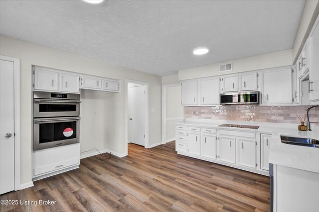 1408 Gutford Rd, Clarksville, IN 47129