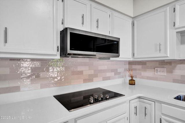 1408 Gutford Rd, Clarksville, IN 47129