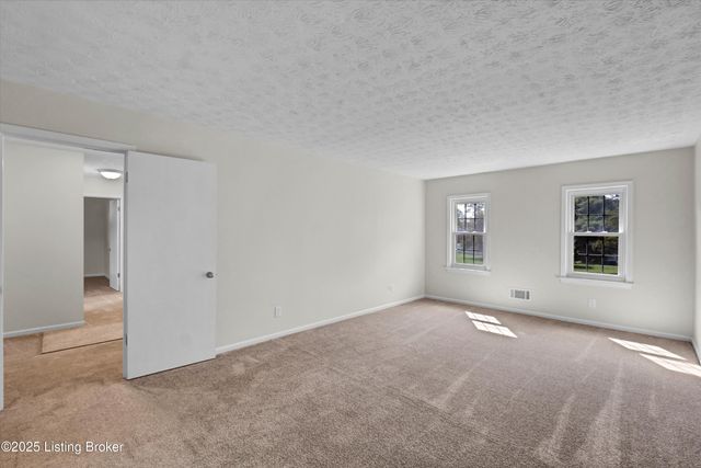 1408 Gutford Rd, Clarksville, IN 47129